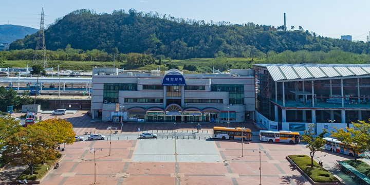 Taehwagang Station Square